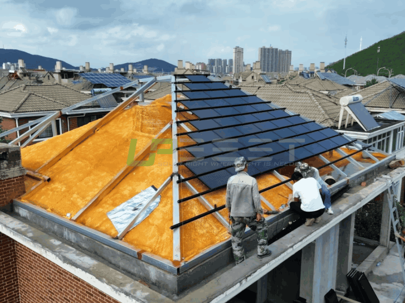 Villa buildings use solar photovoltaic panels